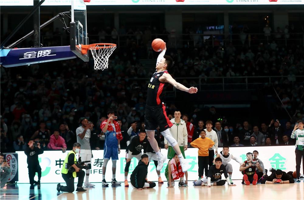 击球初速与 击球初速与