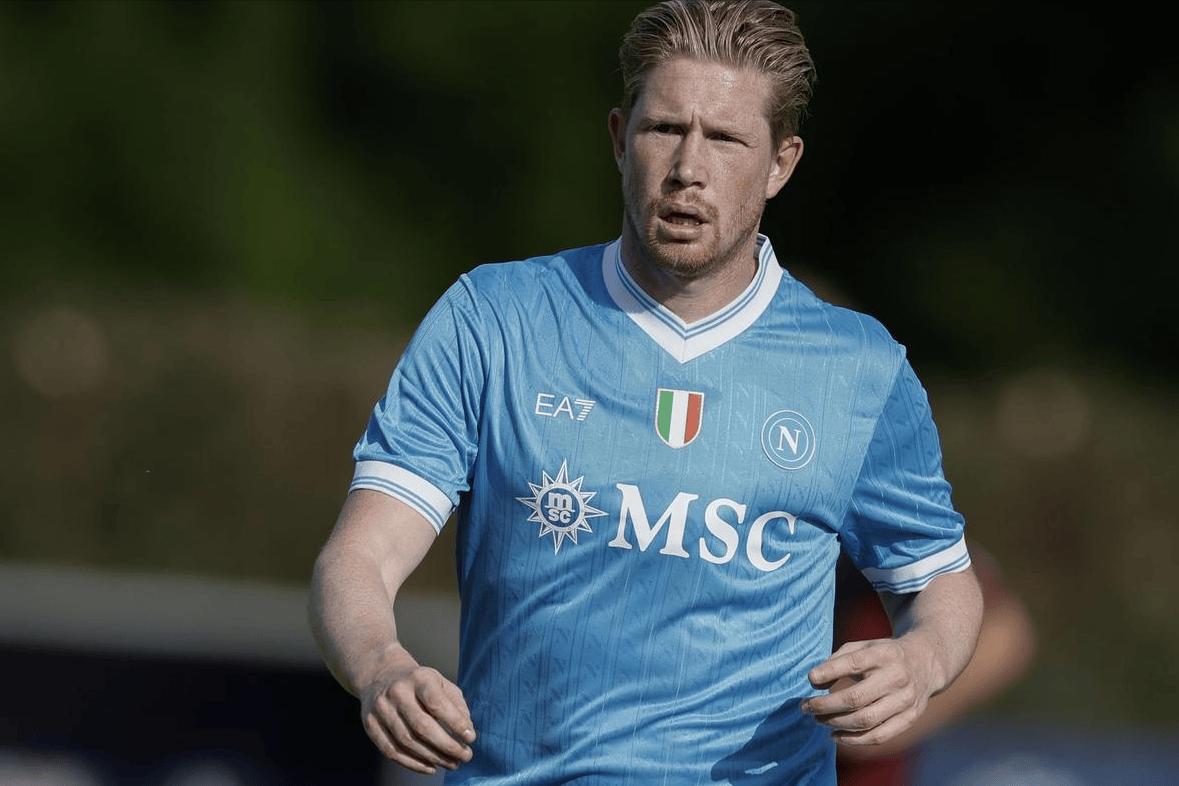 此球背后是 此球背后是